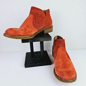 Sofft Women’s Barrosa Sunset Orange Suede Ankle Bootie Size 9.5M